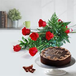 Affectionate Red Roses Bouquet with Chocolate Cake