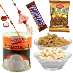 Sizzling Woven in Love Rakhi Delight Gift Hamper to Tirur