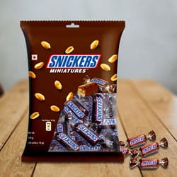 Crunchy Snickers Chocolates Gift Pack to India