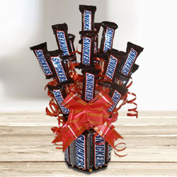 Exceptional Chocolate Bouquet of Sinckers Bar to Kollam