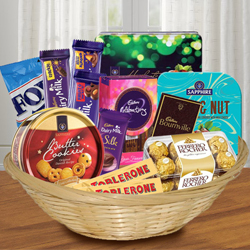 Tasty Chocolates Hamper for Brothers to Alappuzha