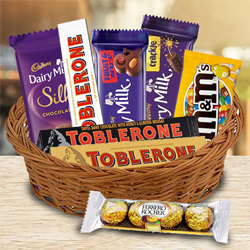 Yummy Chocolate Gifts Basket to Muvattupuzha