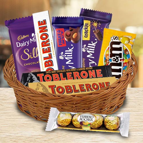 Yummy Chocolate Gifts Basket to Tirur