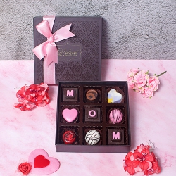 Delectable Mom Chocolates Gift Box to India