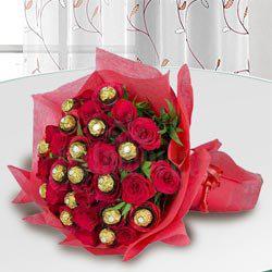 Exclusive Bouquet of Ferrero Rocher Chocolate with Roses to Kanjikode