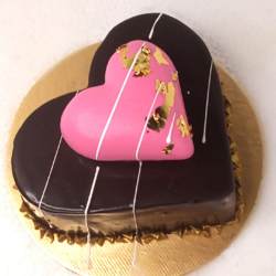Pristine Heart Shape Chocolate Fondant Cake to Irinjalakuda