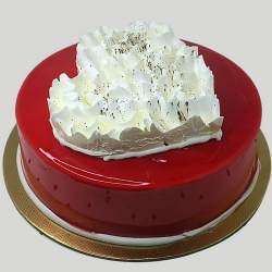 Marvelous Red Velvet Fondant Cake to Uthagamandalam
