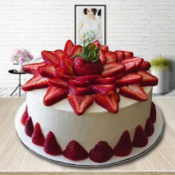 Lip Smacking Strawberry Cake to Rajamundri