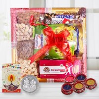 Crunch N Munch Gift Tray of Diwali Treats to Kanjikode