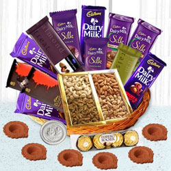 Marvelous Chocolates N Dry Fruits Diwali Gift Hamper to Tirur