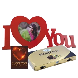 Stunning Personalized ILU Gift Combo with Chocolates to Kanyakumari