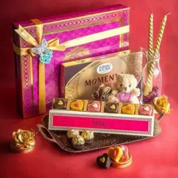Romantic Valentines Gifts N Treats Assortment Tray to Chittaurgarh