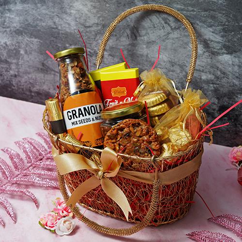 Tasty Treasures Gift Set to Marmagao