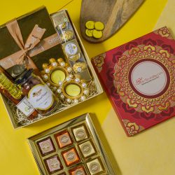 Diwali Delights  Exquisite Hamper Edition to Kanjikode