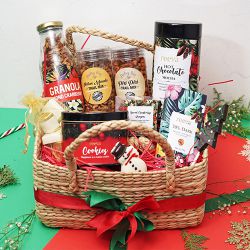 Delicious Christmas Delights Gift Hamper to Alappuzha