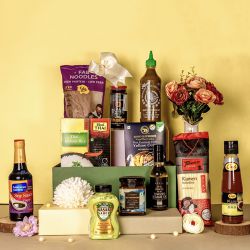 Deluxe Asian Sauce N Noodles Hamper to Marmagao