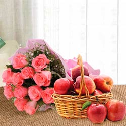 Mesmerizing Pink Roses Bouquet With Apples in Basket to Marmagao