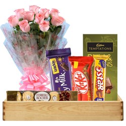 Lip Smacking Chocolate Hamper with Pink Rose Bouquet to Viluppuram