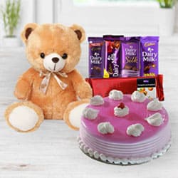 Exclusive Strawberry Cake with Chocolates N Teddy to Uthagamandalam
