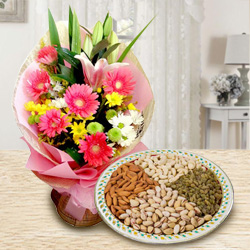 Charming Seasonal Flowers with healthy Dry Fruits to Uthagamandalam