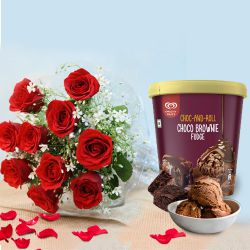 Yummy Kwality Walls Choco Brownie Fudge Ice Cream with Red Roses Bouquet to Uthagamandalam