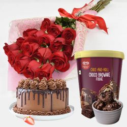 Charming Red Roses with Kwality Walls Choco Brownie Fudge Ice Cream n Chocolate Cake to Muvattupuzha