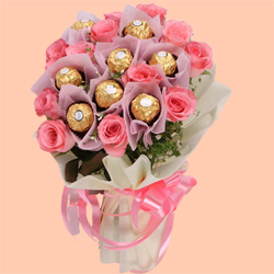 Beautiful Ferrero Rocher N Pink Rose Bouquet for Mothers Day	 to Cooch Behar