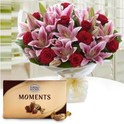 Classic Lilies N Roses Bouquet with Ferrero Rocher Chocolate Box to Muvattupuzha