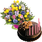 Wonderful Seasonal Flowers Bouquet with Chocolate Cake to Muvattupuzha