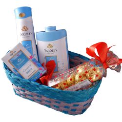 Remarkable Yardley London Grooming Basket with Homemade Chocolates to Nagercoil