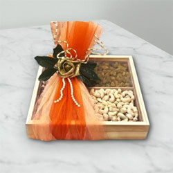 Delectable Gift Box of Cashew N Raisins for Mothers Day to India