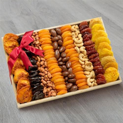 Remarkable Gift Tray of Dried Fruits N Nuts for Mothers Day to Marmagao