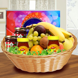 Yummy Basket of Fresh Fruits N Assortments to Uthagamandalam