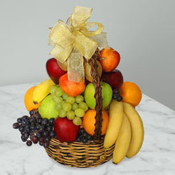 Premium Basket of Fresh Fruits to Muvattupuzha