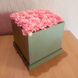 Pretty in Pink Carnations Arrangement to Kanyakumari