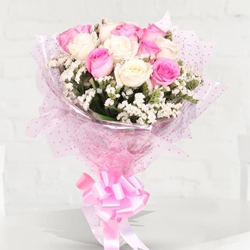 Preppy Arrangement of Pink and White Roses to Rajamundri