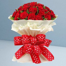 Tranquility Premium Bouquet of Roses to Muvattupuzha