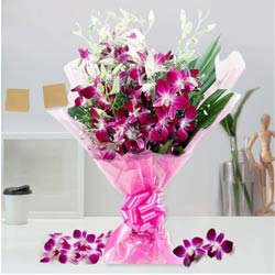 Enchanting Expression Bouquet of Orchids Stems to Kanjikode