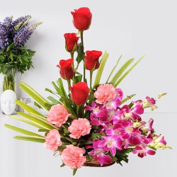 Blooming Summer Delight Premium Arrangement of Mixed Flowers to Karunagapally