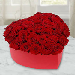 Marvelous Hearty Box of Red Roses to Uthagamandalam