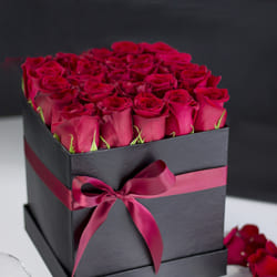 Amazing Red Roses Luxury Box to Muvattupuzha