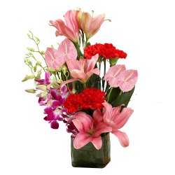 Wonderful Assorted Flowers Arrangement to Perumbavoor