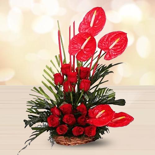 Charming Arrangement of Red Flowers to Tirur