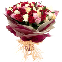 Ravishing Mixed Rose Bouquet to Irinjalakuda