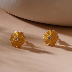 Cheerful Yellow Floral Ear Bling to Uthagamandalam