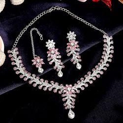 Stunning Crystal Jewellery Set to Tirur