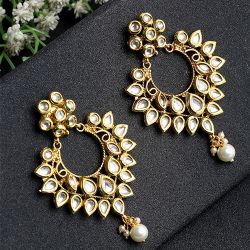 Sparkling Kundan Earrings to Hariyana