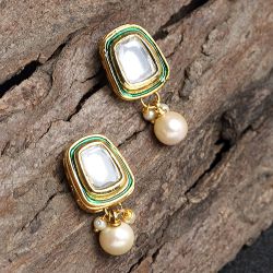 Marvelous Kundan Statement Earrings to Payyanur