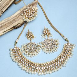 Lovely Kundan Jewelry Ensemble to Dadra and Nagar Haveli