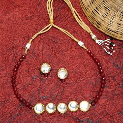 Elegance in Kundan  Neckpiece   Studs